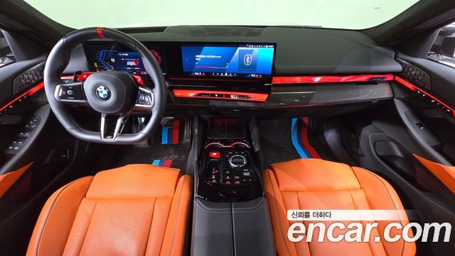 BMW M5 — interior
