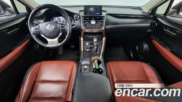 Lexus NX — interior