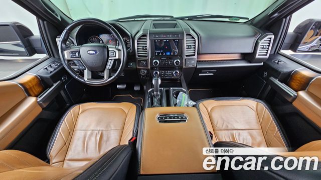 Ford F-150 — interior