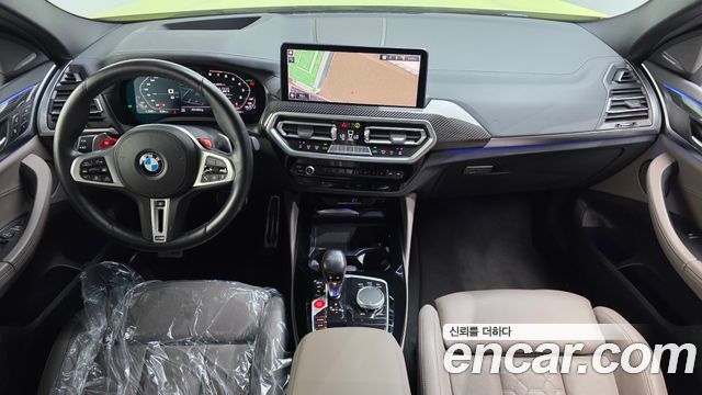 BMW X4M — interior