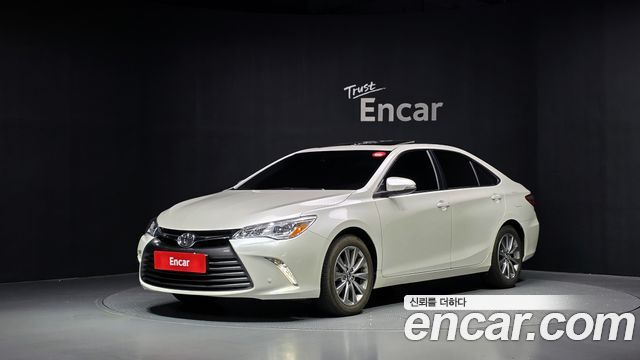 Toyota Camry — exterior
