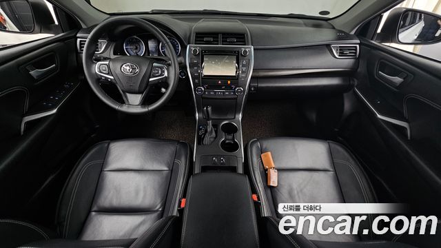 Toyota Camry — interior