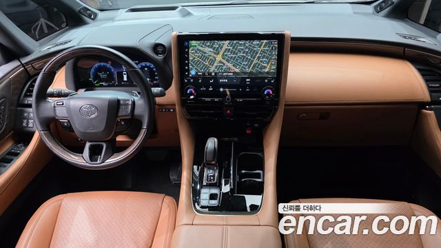 Toyota Alphard — interior
