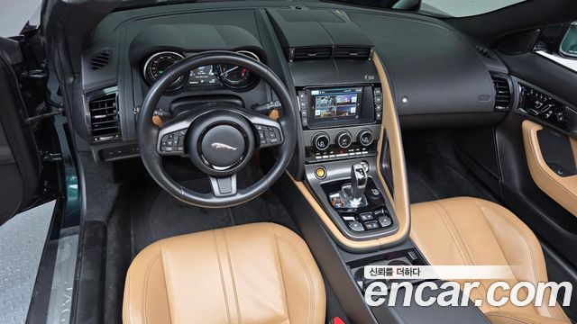 Jaguar F-Type — interior