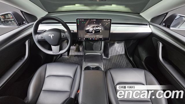 Tesla Model Y — interior