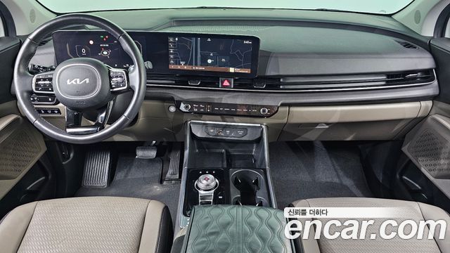 Kia Carnival — interior
