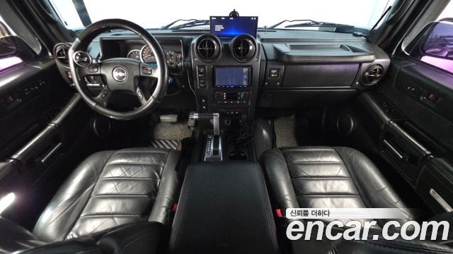 Hummer H2 — interior