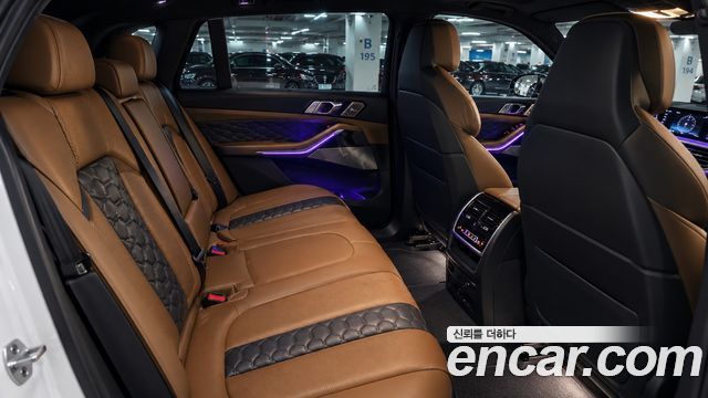 BMW X5M — interior