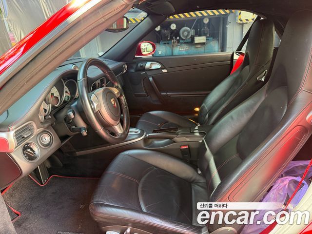 Porsche 911 — interior