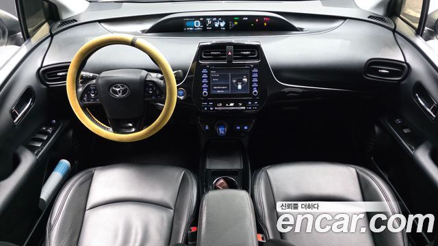 Toyota Prius — interior