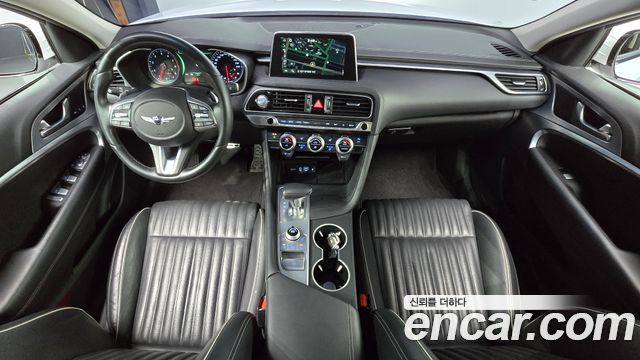 Genesis G70 — interior