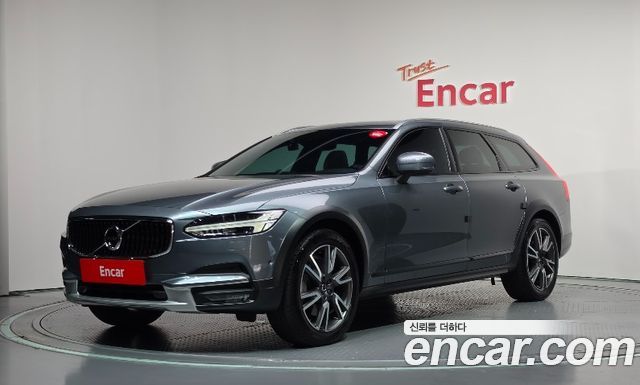 Volvo V90 — exterior