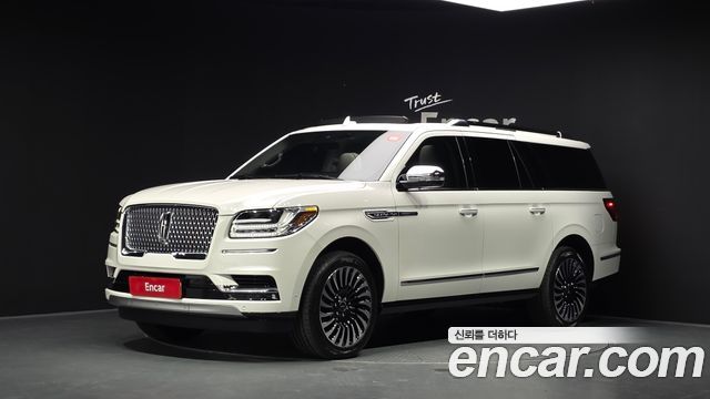 Lincoln Navigator — exterior