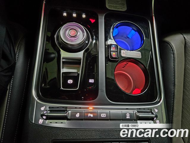 Kia Carnival — interior
