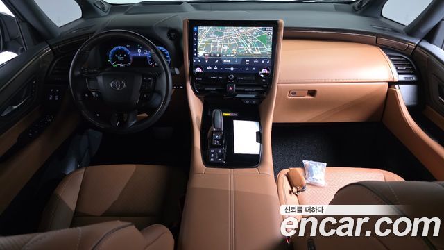 Toyota Alphard — interior