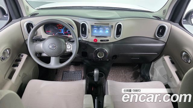 Nissan Cube — interior