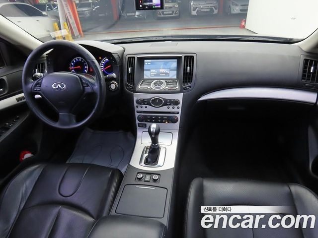 Infiniti G — interior
