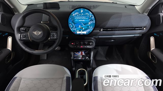 MINI Aceman — interior