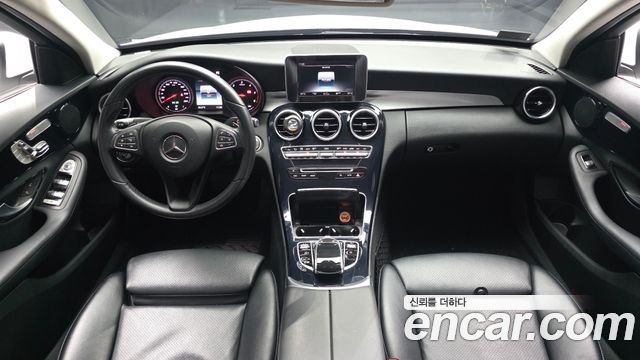 Mercedes-Benz C-Class — interior