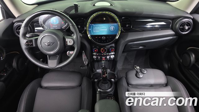 MINI Cooper — interior