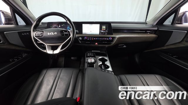 Kia K8 — interior