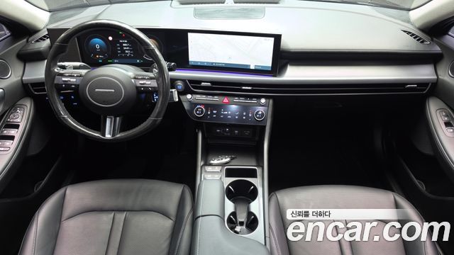 Hyundai Sonata — interior