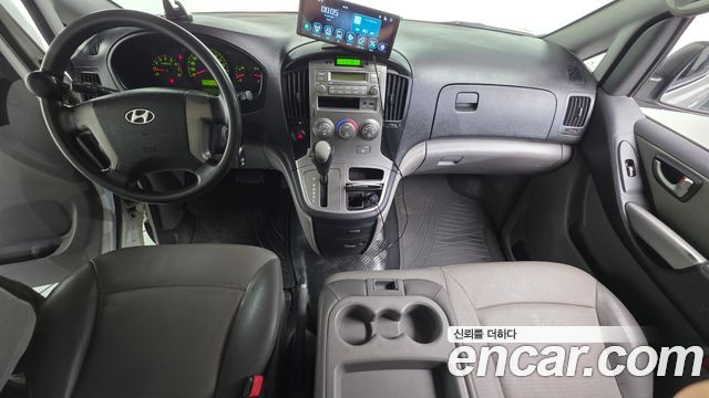Hyundai Starex — interior