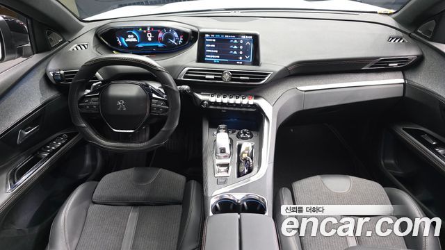 Peugeot 5008 — interior