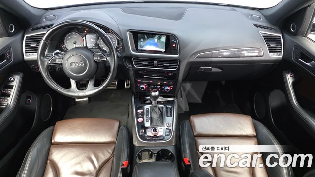 Audi SQ5 — interior
