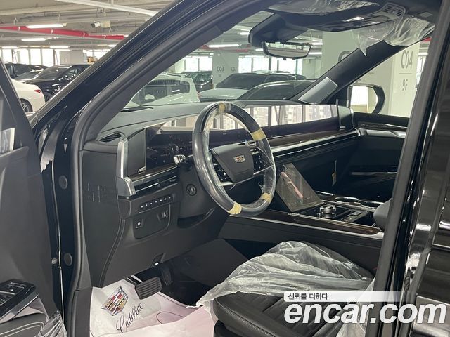 Cadillac Escalade — interior