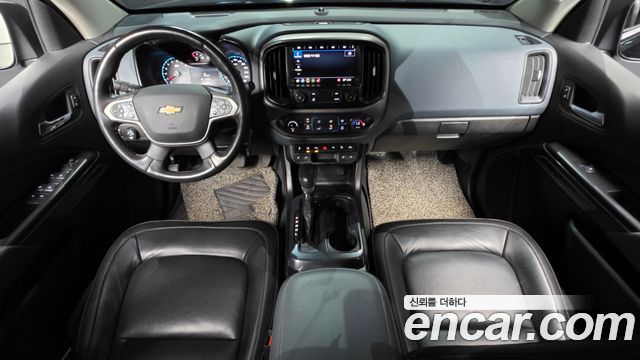 Chevrolet Korea Colorado — interior