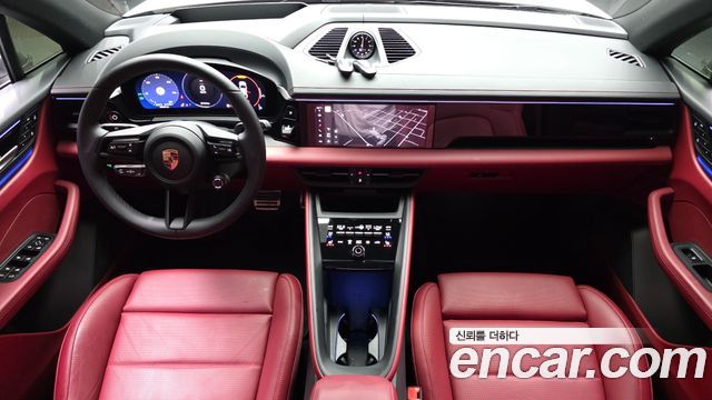 Porsche Macan — interior