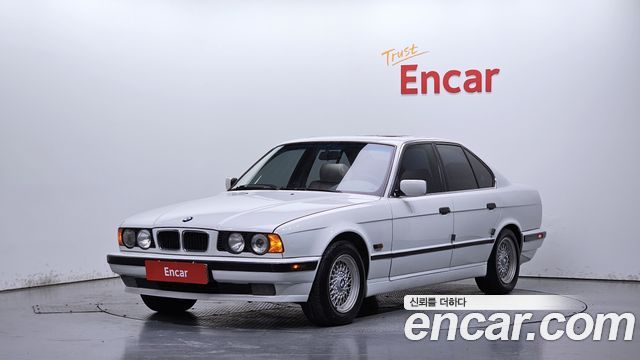 BMW 5 Series — exterior