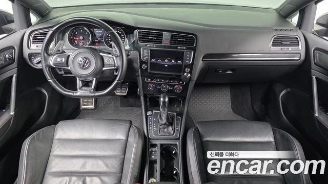 Volkswagen Golf — interior