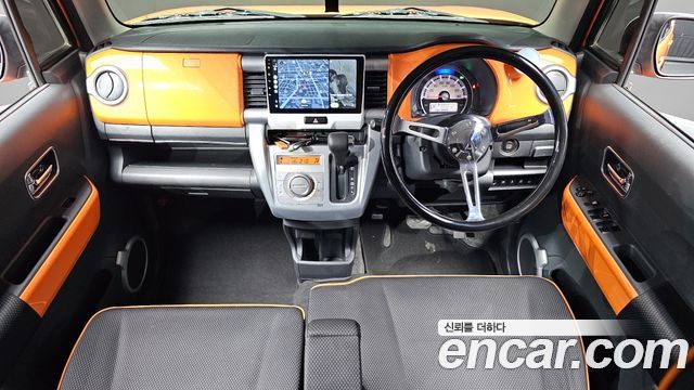 Suzuki Hustler — interior