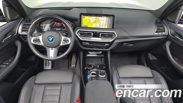BMW iX3 — interior