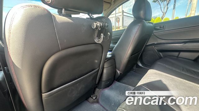 Hyundai Sonata — interior