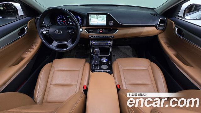 Hyundai Grandeur — interior
