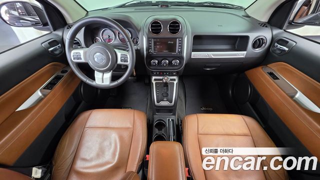 Jeep Compass — interior