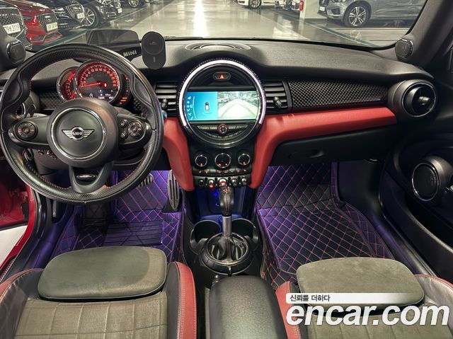 MINI Cooper — interior