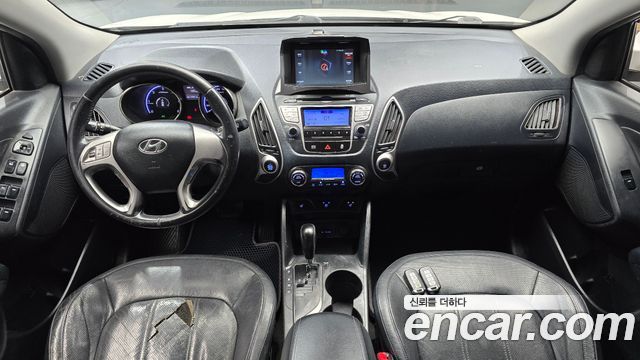 Hyundai Tucson — interior