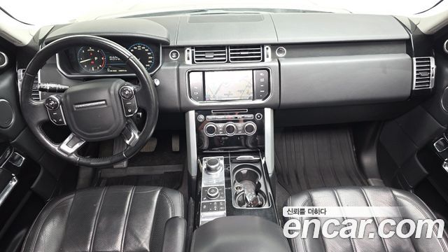 Land Rover Range Rover — interior