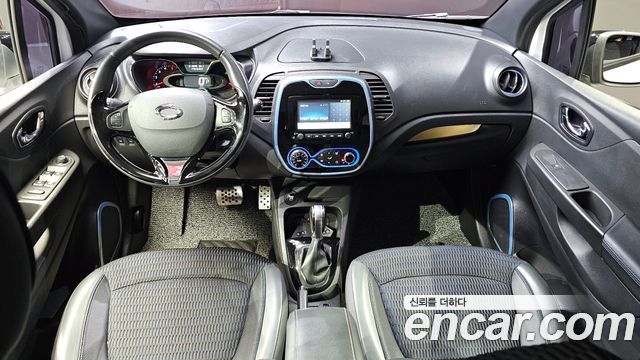 Renault Korea QM3 — interior