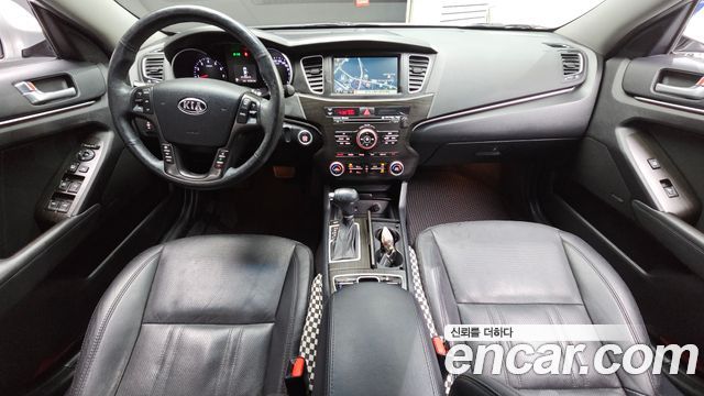 Kia K7 — interior