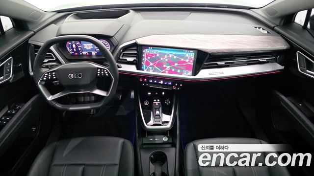 Audi Q4 e-tron — interior