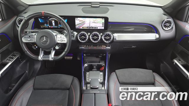 Mercedes-Benz GLB-Class — interior