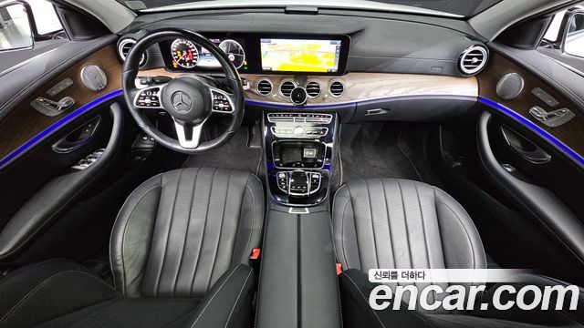 Mercedes-Benz E-Class — interior