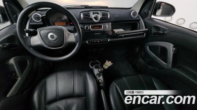 Smart ForTwo — interior