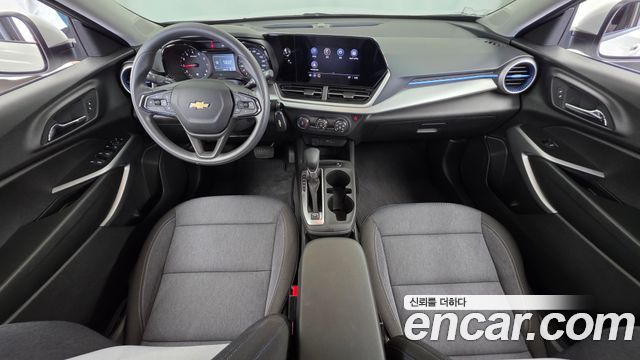 Chevrolet Korea Trax — interior