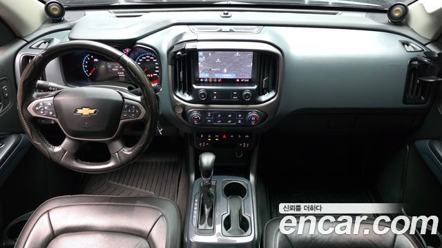 Chevrolet Korea Colorado — interior